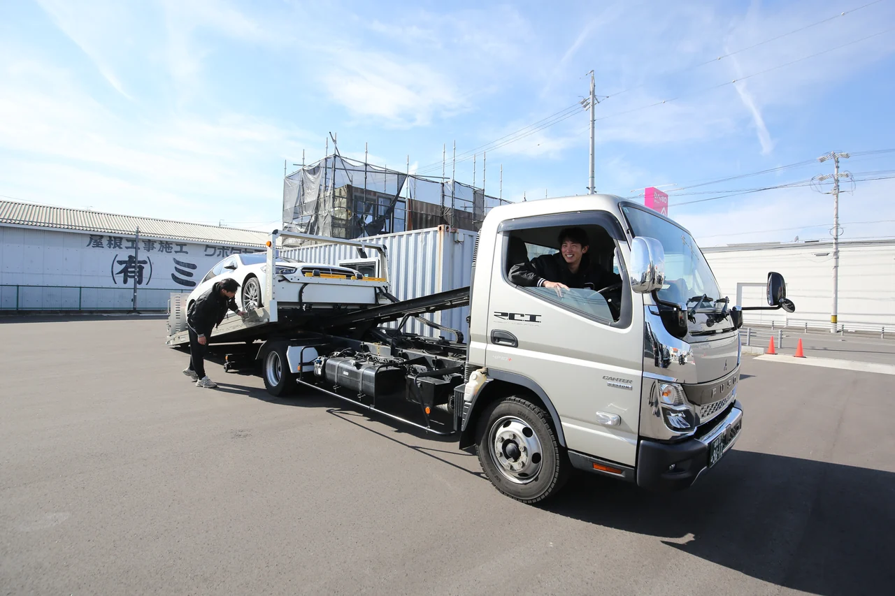 自動車の運搬・輸送を行うトラックドライバーの仕事