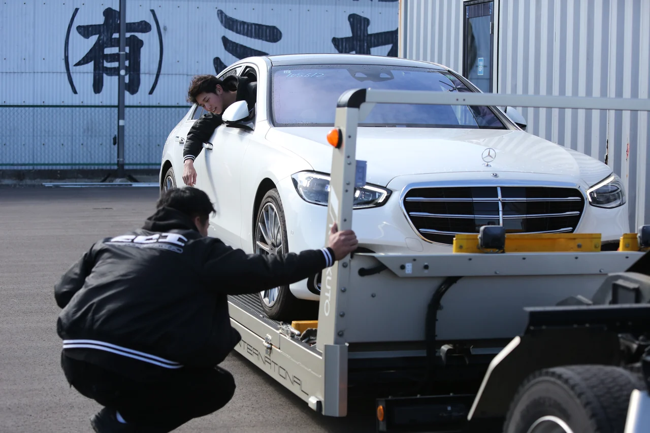 レッカー車などさまざまな車両を扱う仕事